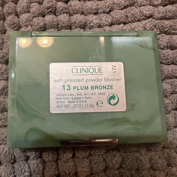 Clinique soft pressed powder blusher in discontinued PLUM BRONZE #13 - Picture 3 of 4